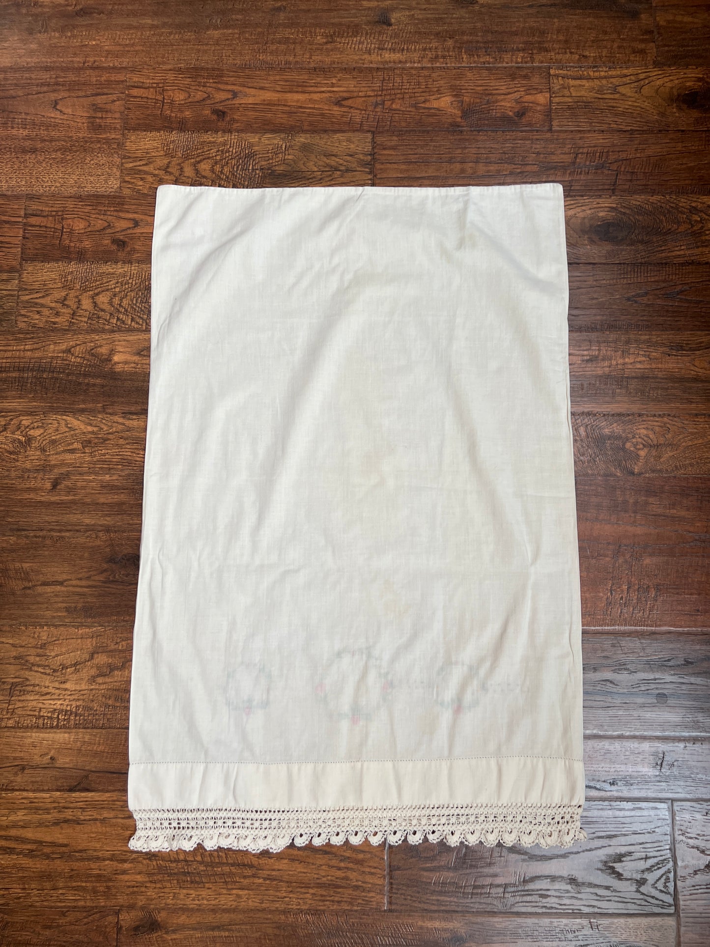 Vintage Linens - Pair of Embroidered Pillowcases - Pink & Blue Flower Crowns - Lace Trim