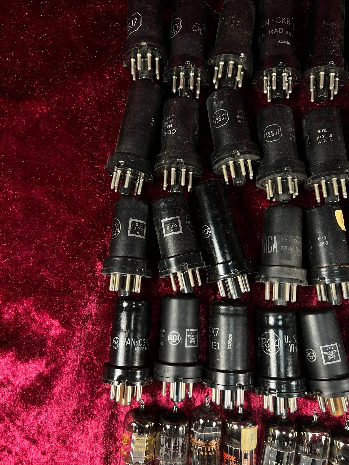 Vintage Glass Vacuum Tube Lot – 120+ Mixed RCA GE Tung-Sol Sylvania