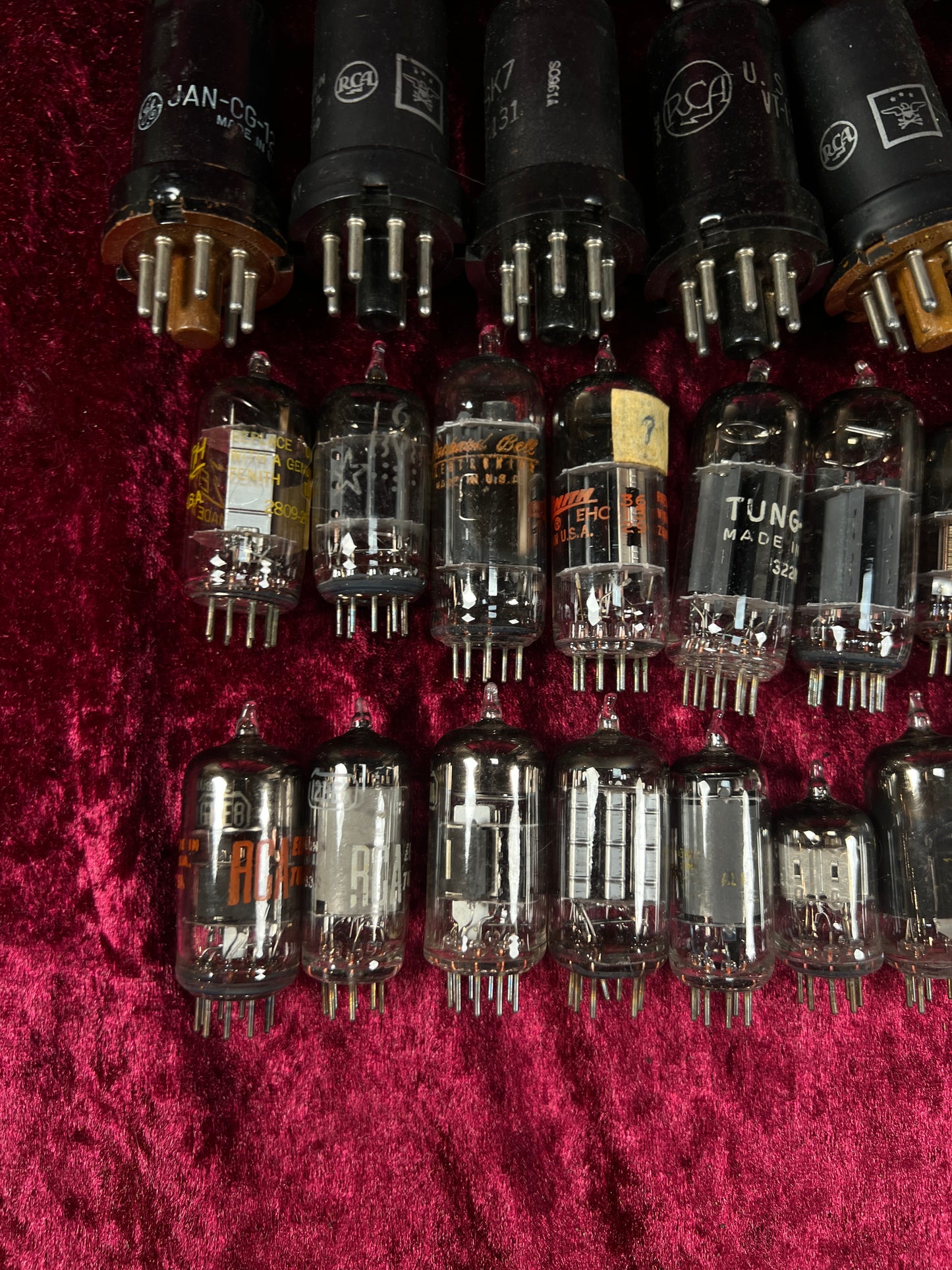 Vintage Glass Vacuum Tube Lot – 120+ Mixed RCA GE Tung-Sol Sylvania