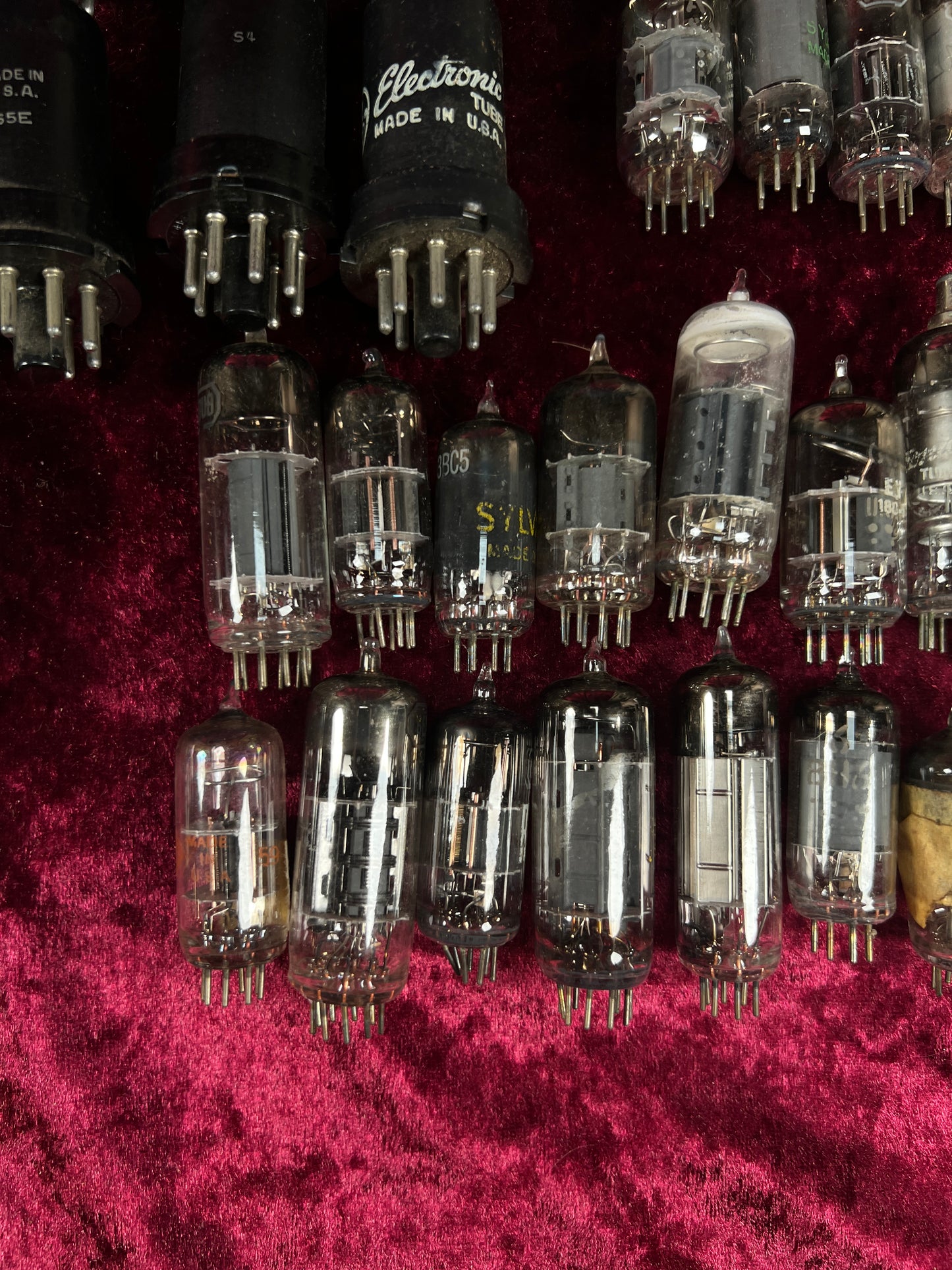 Vintage Glass Vacuum Tube Lot – 120+ Mixed RCA GE Tung-Sol Sylvania