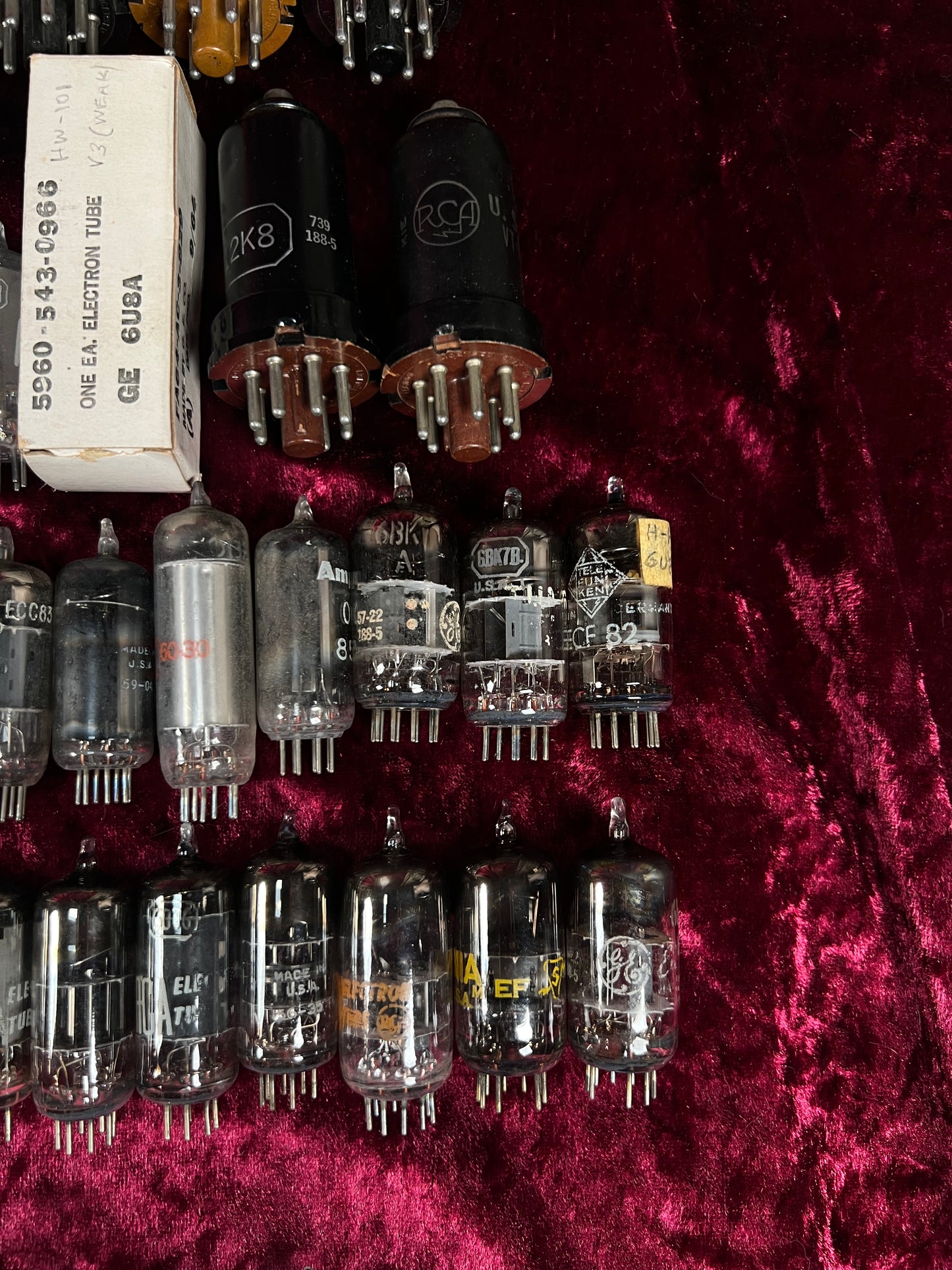 Vintage Glass Vacuum Tube Lot – 120+ Mixed RCA GE Tung-Sol Sylvania