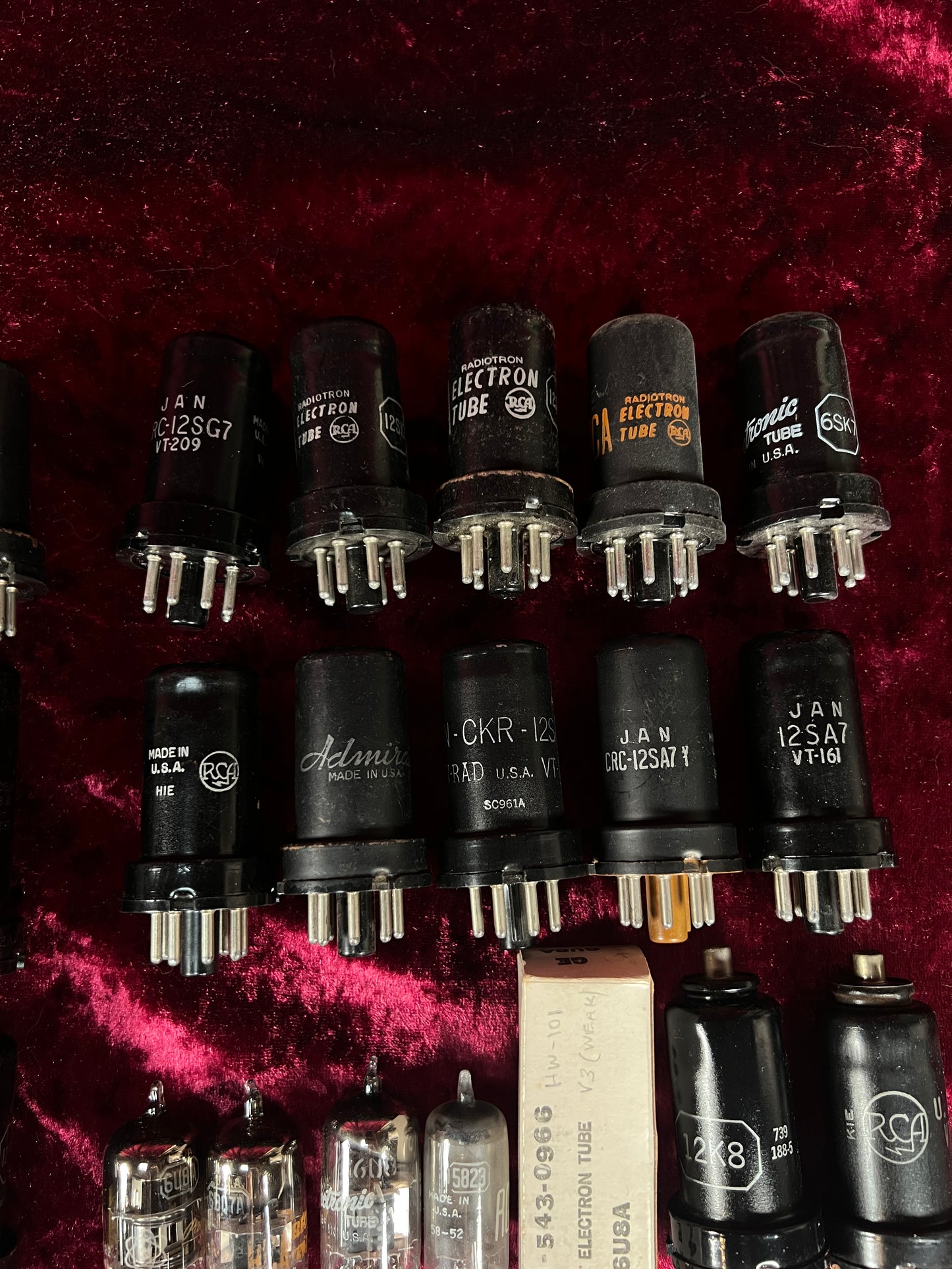 Vintage Glass Vacuum Tube Lot – 120+ Mixed RCA GE Tung-Sol Sylvania
