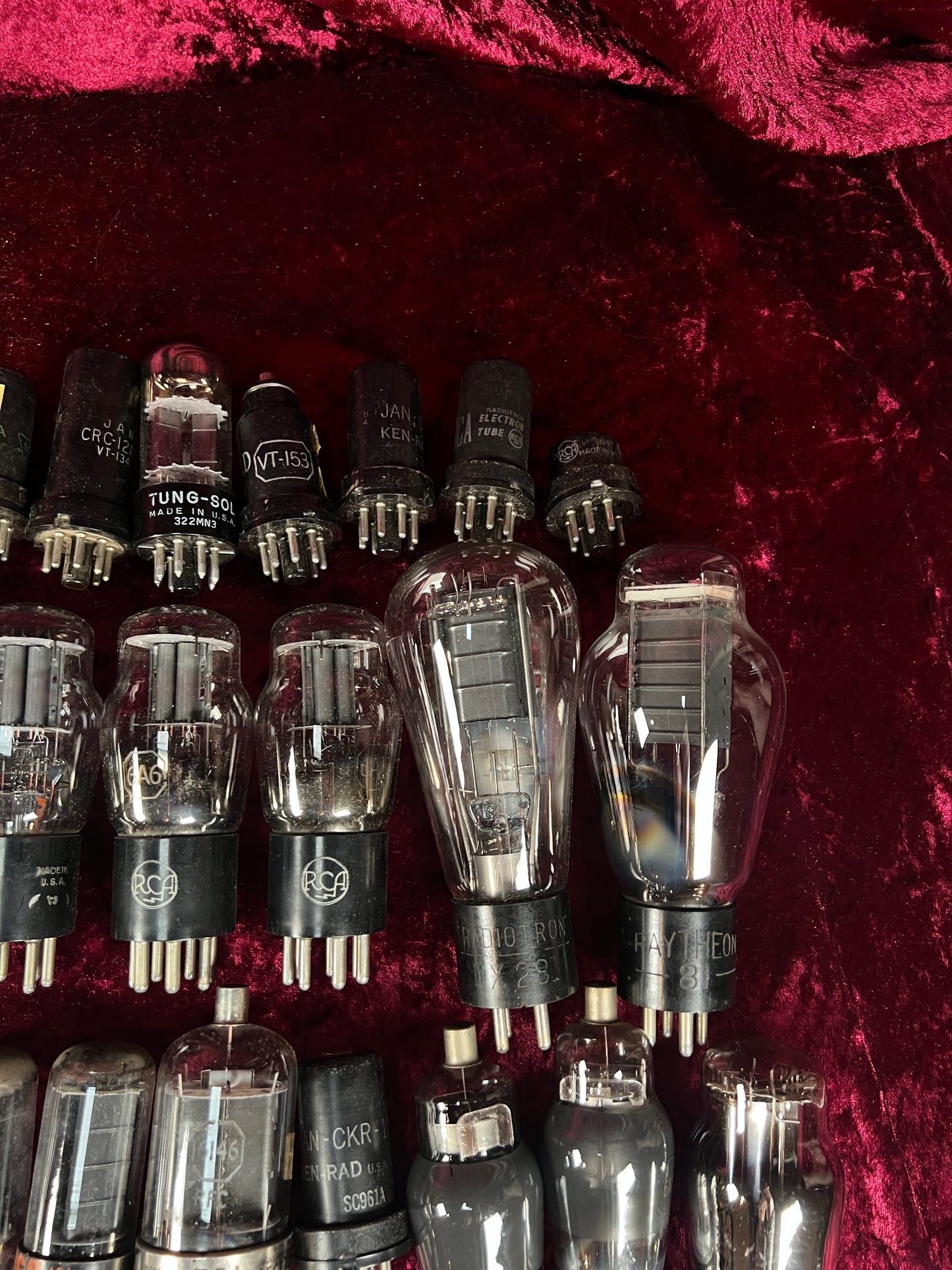 Vintage Vacuum Tube Lot – 100+ USA Radio Electron Tubes Mixed Brands