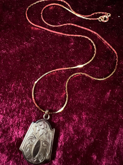Vintage Gold Tone Locket Necklace - Art Deco Floral Keepsake Pendant