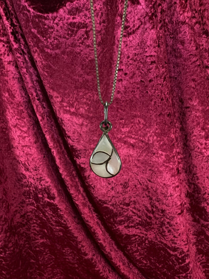 Vintage Mother of Pearl Necklace - Teardrop Pendant Modernist Design