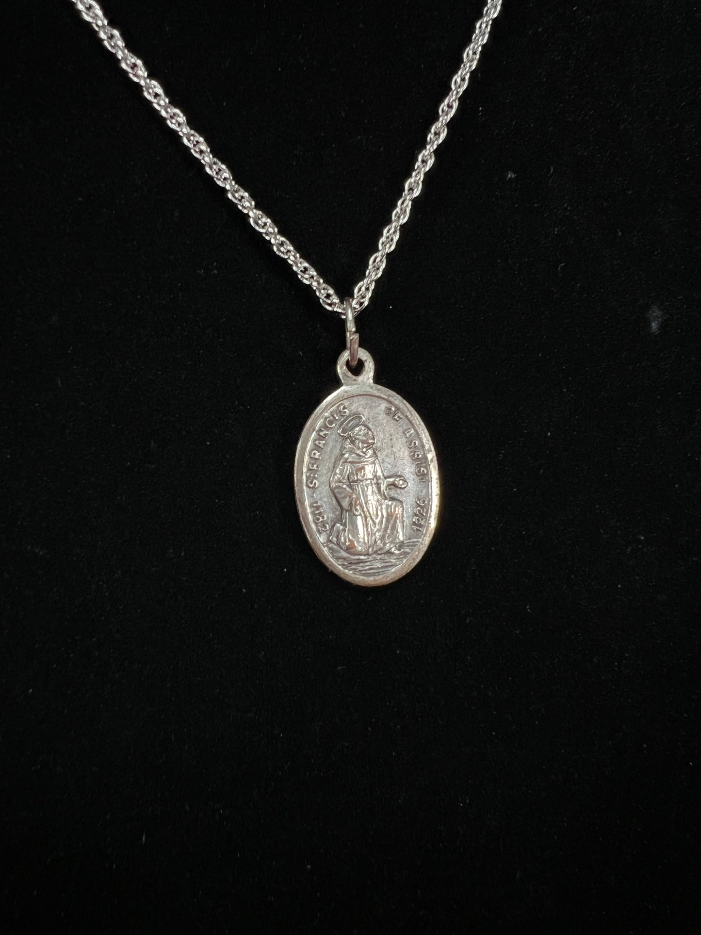 Vintage Silver Tone Pendant Necklace - Saint Francis Medal Religious Charm