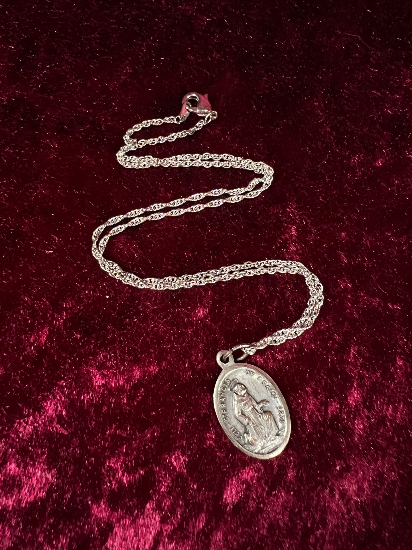 Vintage Silver Tone Pendant Necklace - Saint Francis Medal Religious Charm
