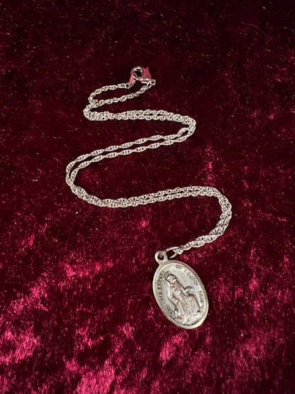 Vintage Silver Tone Pendant Necklace - Saint Francis Medal Religious Charm
