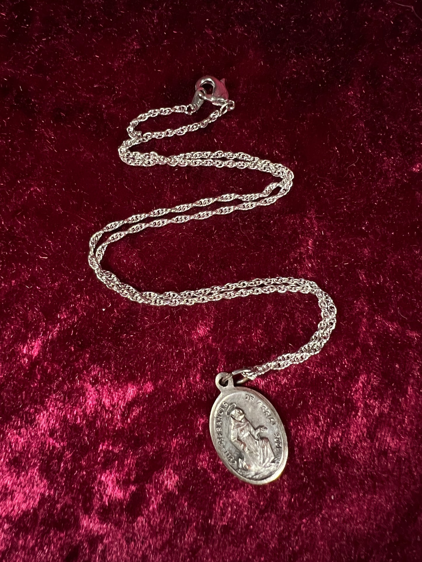 Vintage Silver Tone Pendant Necklace - Saint Francis Medal Religious Charm