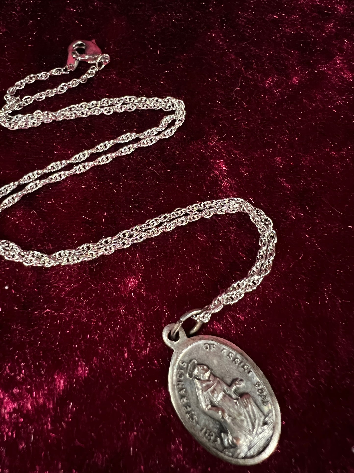 Vintage Silver Tone Pendant Necklace - Saint Francis Medal Religious Charm