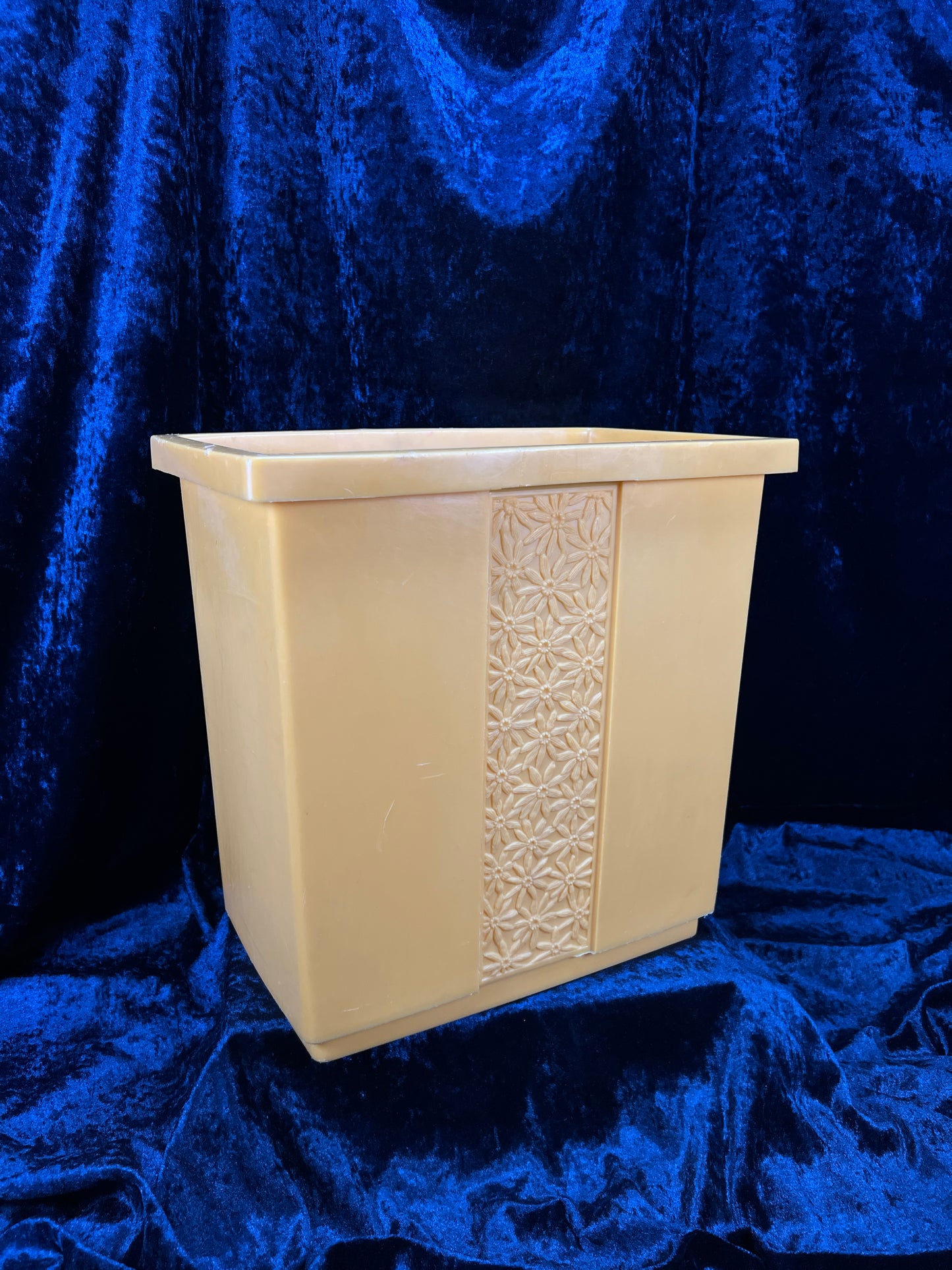 Vintage 1970s Plastic Wastebasket – Floral Panel FESCO USA Made