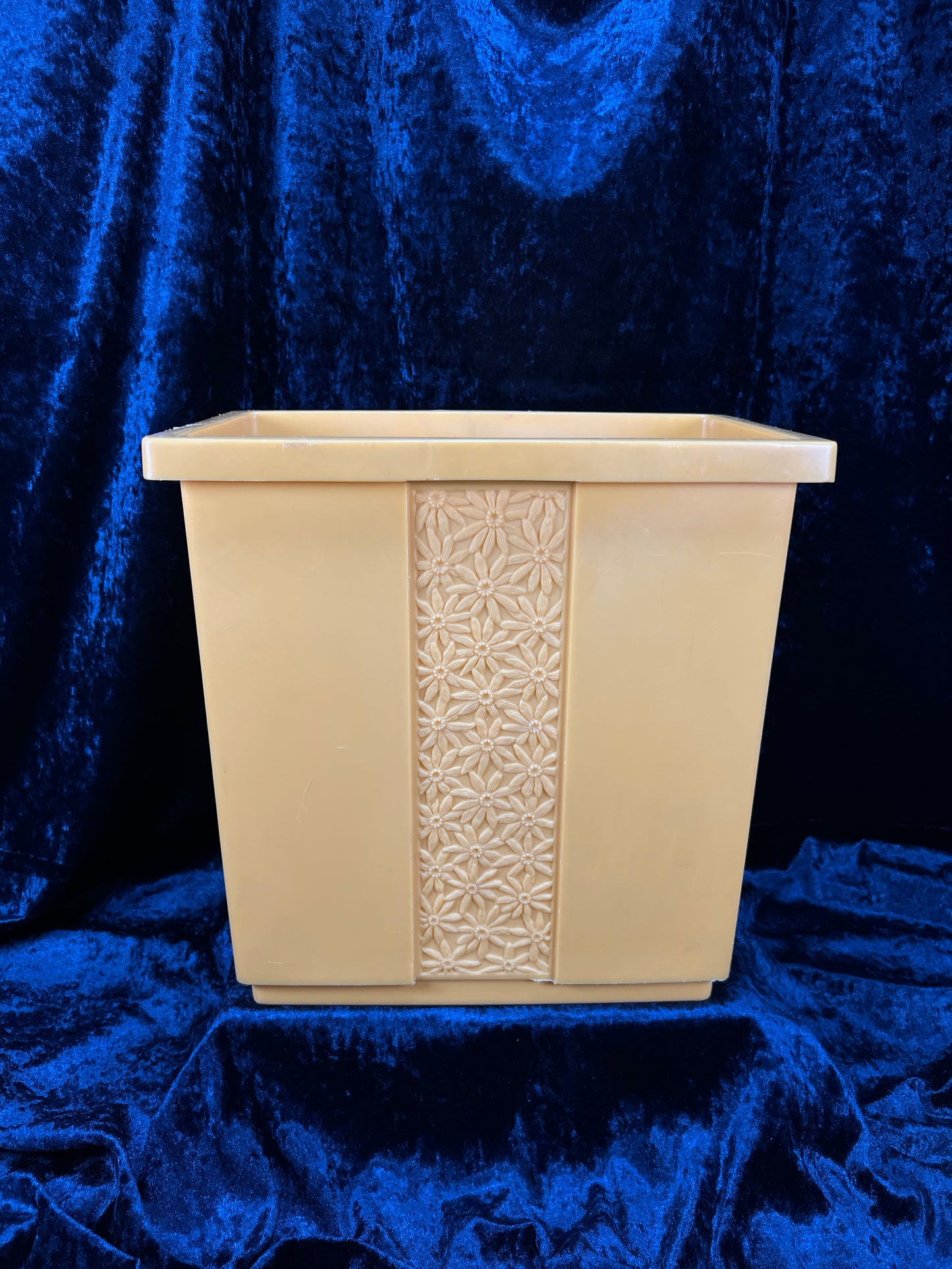 Vintage 1970s Plastic Wastebasket – Floral Panel FESCO USA Made
