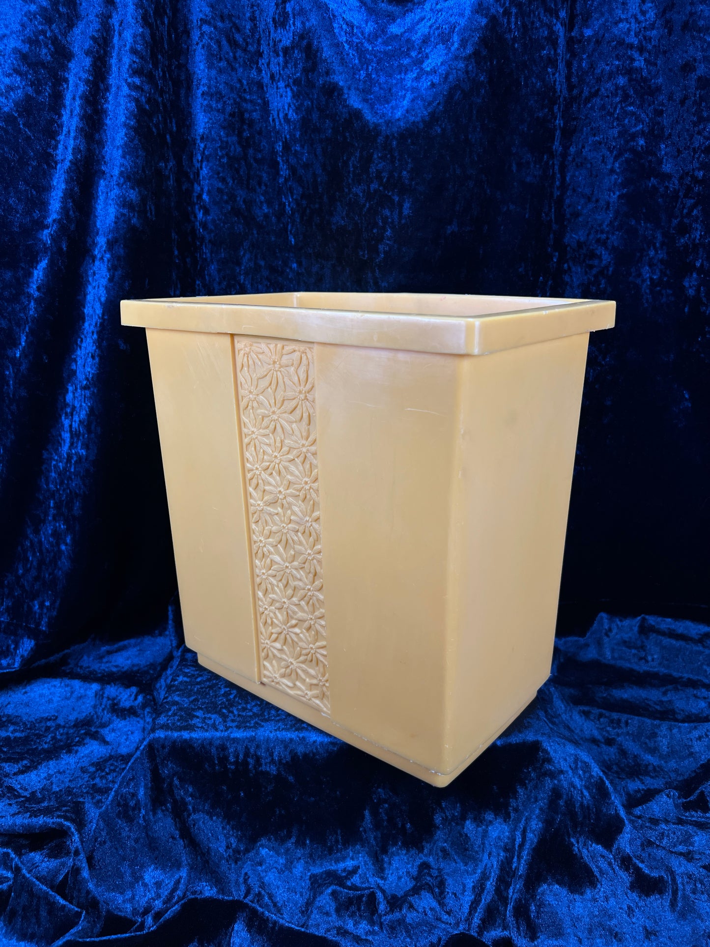 Vintage 1970s Plastic Wastebasket – Floral Panel FESCO USA Made