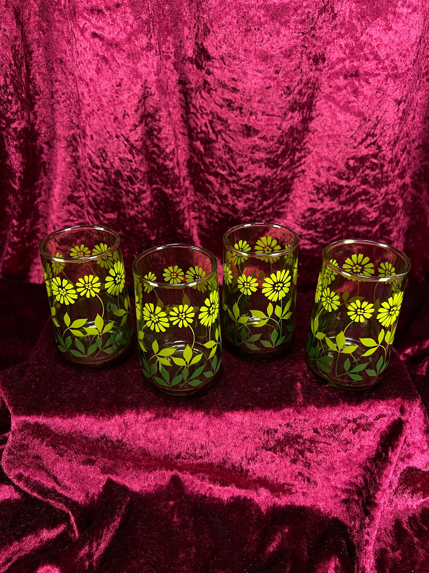 Vintage 1970s Juice Glasses Set– Avocado Green Daisy Floral Pattern - Libbey Glass Company