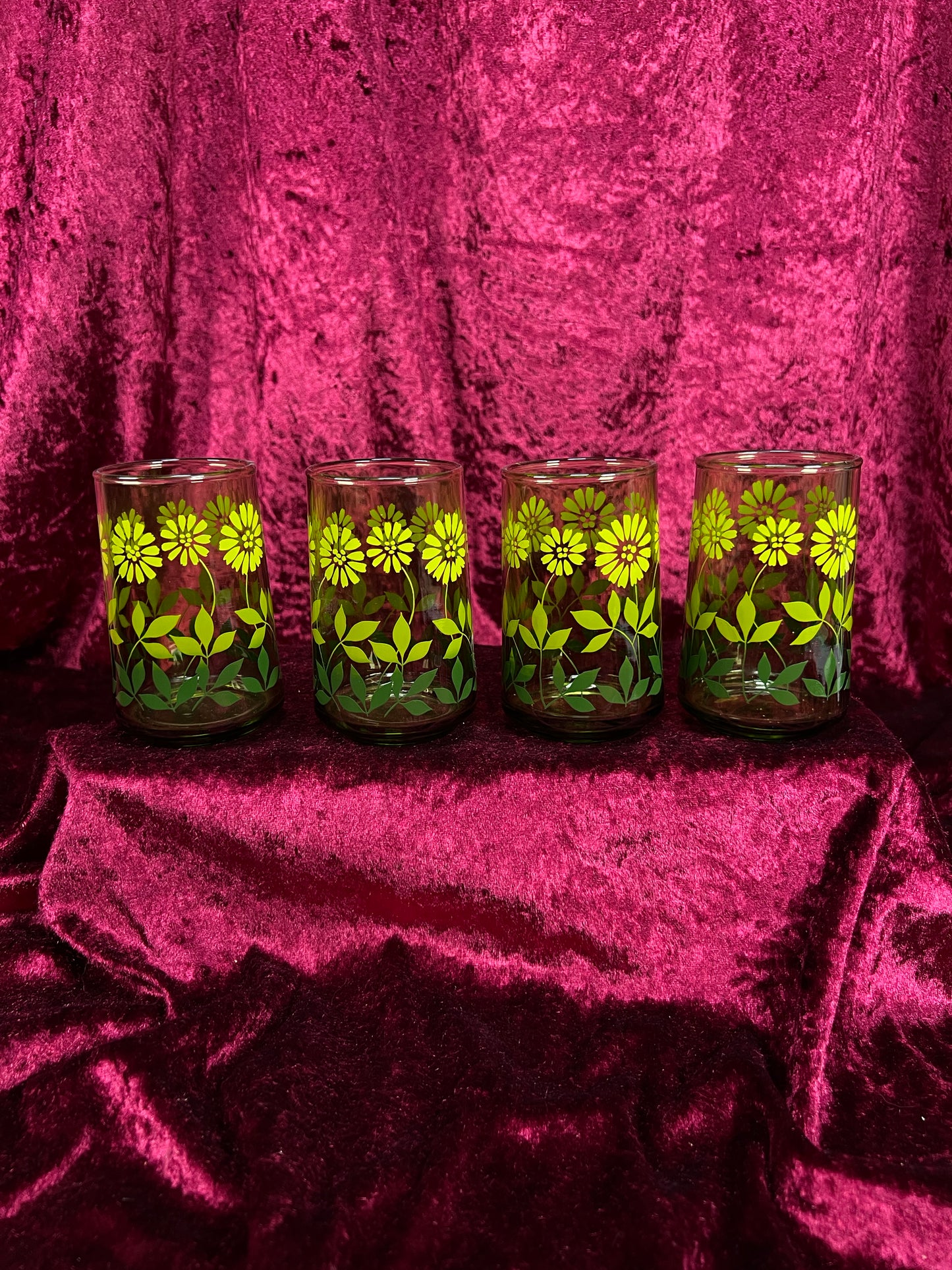 Vintage 1970s Juice Glasses Set– Avocado Green Daisy Floral Pattern - Libbey Glass Company