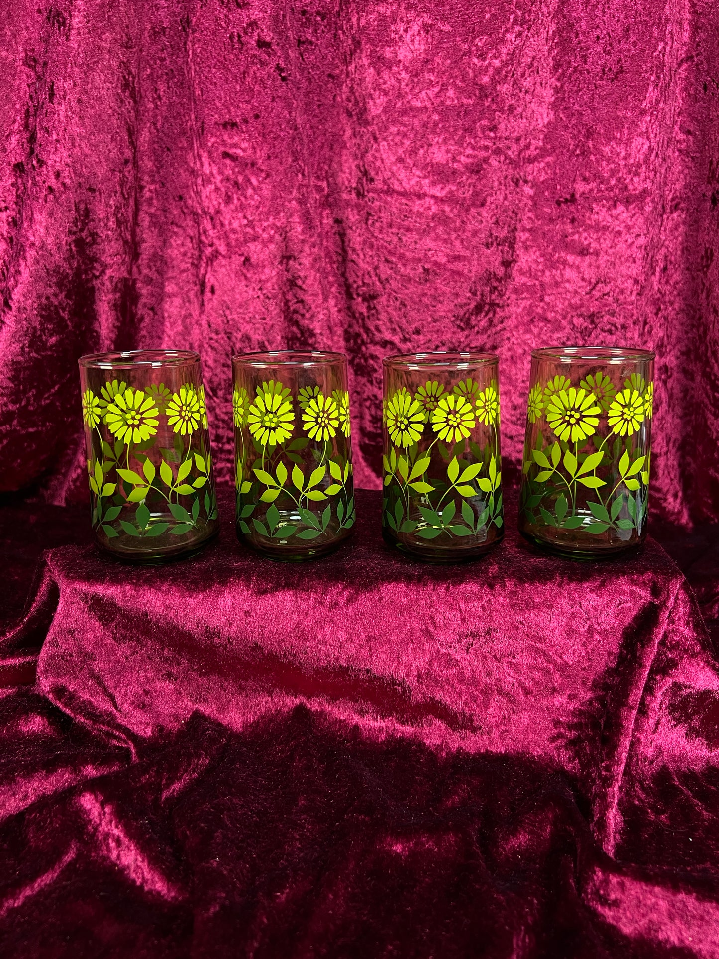 Vintage 1970s Juice Glasses Set– Avocado Green Daisy Floral Pattern - Libbey Glass Company