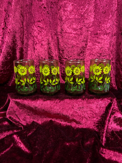 Vintage 1970s Juice Glasses Set– Avocado Green Daisy Floral Pattern - Libbey Glass Company