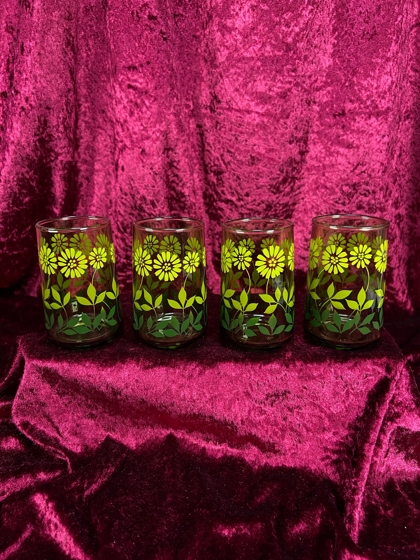 Vintage 1970s Juice Glasses Set– Avocado Green Daisy Floral Pattern - Libbey Glass Company