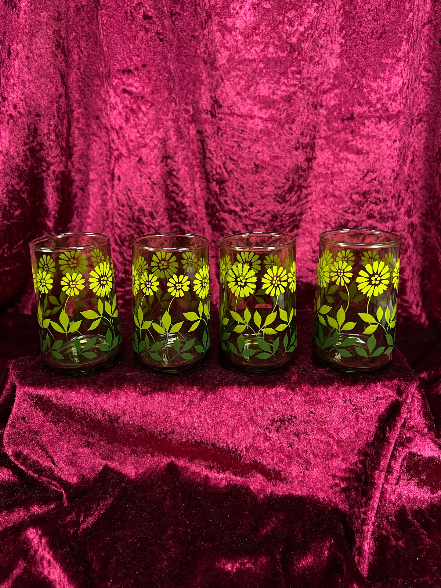 Vintage 1970s Juice Glasses Set– Avocado Green Daisy Floral Pattern - Libbey Glass Company