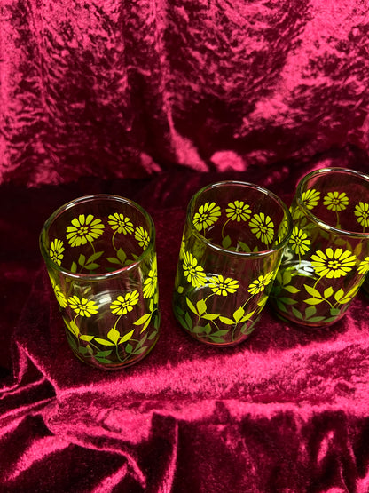 Vintage 1970s Juice Glasses Set– Avocado Green Daisy Floral Pattern - Libbey Glass Company