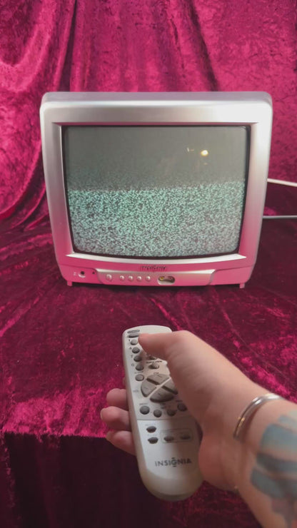 Vintage Electronics - Insignia IS-TV040917 - 13" CRT TV - with Remote